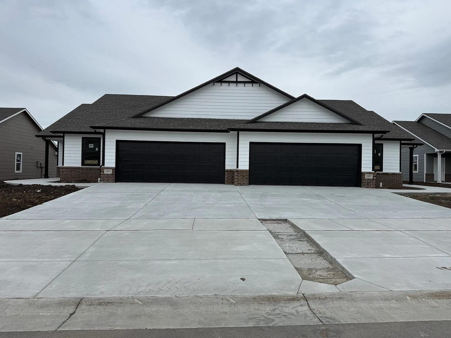 3 bed, 1450 sqft, $1,900 — Photo 1