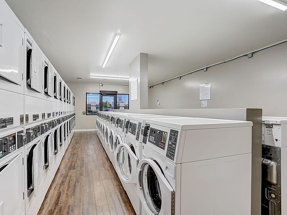 3rd image of 922 N Pearl St #25e75a7c7