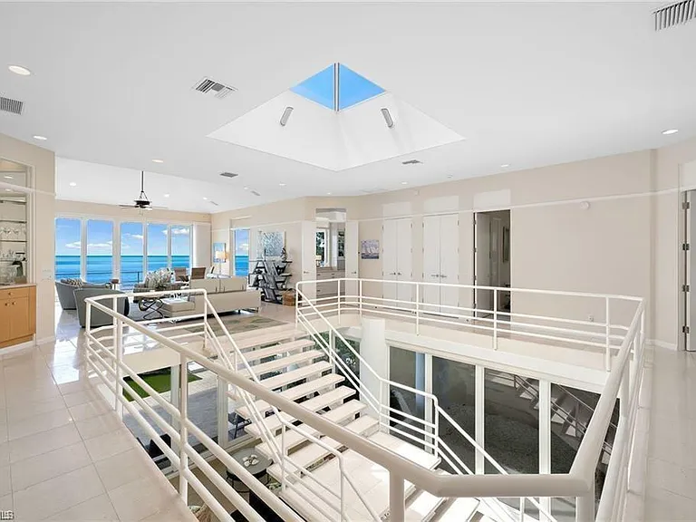 3860 Gordon Dr — Photo 15