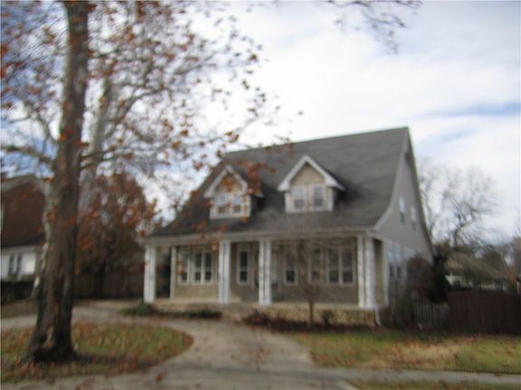 2nd image of 1631 N Jordan Ln