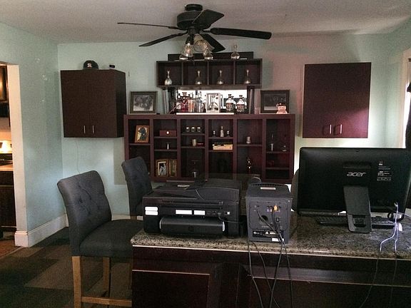4th image of 225 Southwood Dr