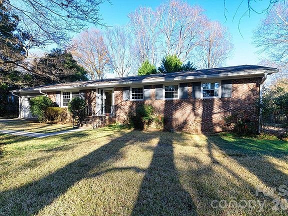 2nd image of 1736 Ebinport Rd