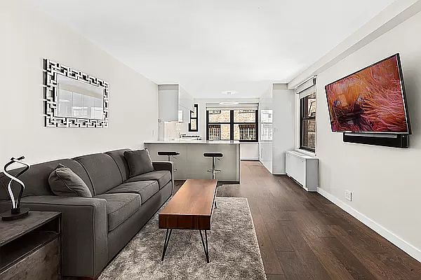 1st image of 305 E 40th St #6T
