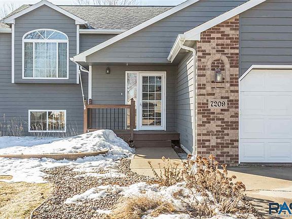 2nd image of 7209 W Rosemont Ln