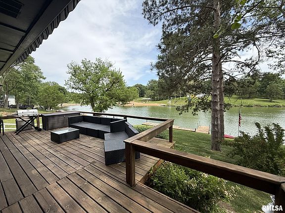 4th image of 26 Lake Warren Dr