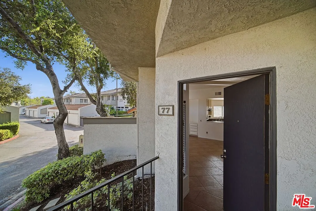 Building Photo - Willowcrest Ln