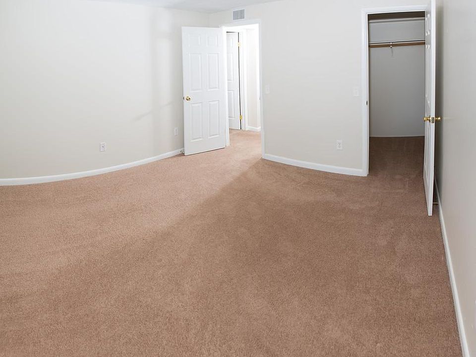 2nd image of 1730 Penfield Rd APT 46
