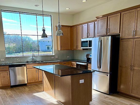 3rd image of 808 E 17th St Lot 8
