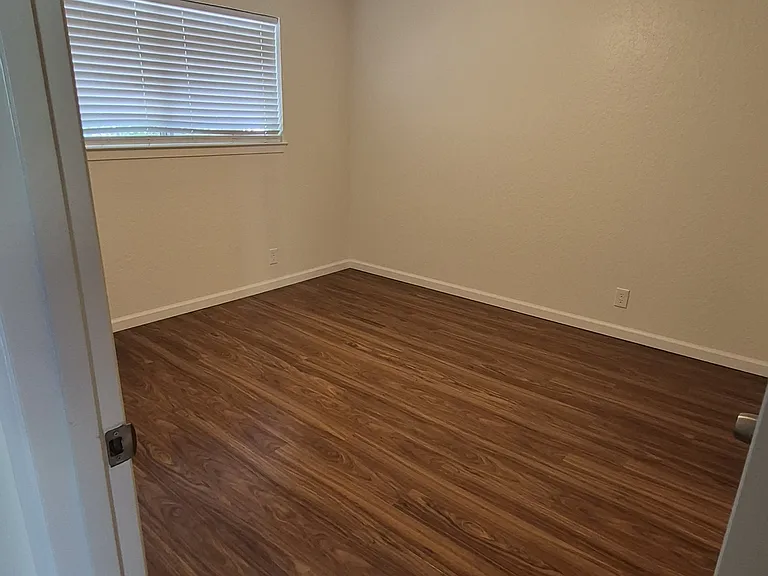 5405 Prospect Rd #6 — Photo 13