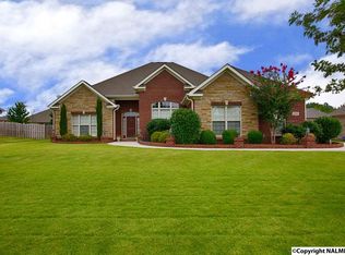 104 Meadowglen Dr, Madison, AL 35757