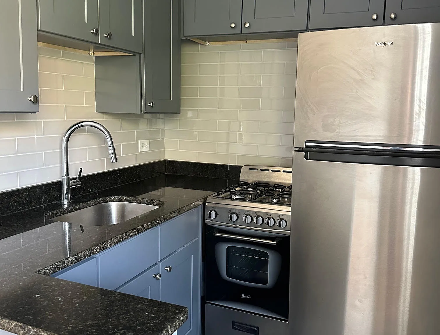 Studio, 400 sqft, $1,500 — Photo 1