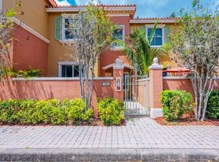 784 SW 106th Ave, Pembroke Pines, FL 33025