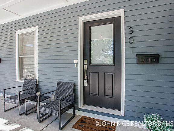 5th image of 301 Donald Pl SE