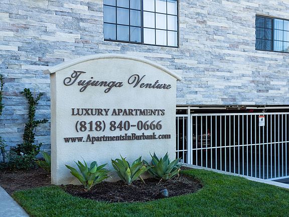 4th image of 544 E Tujunga Ave #204