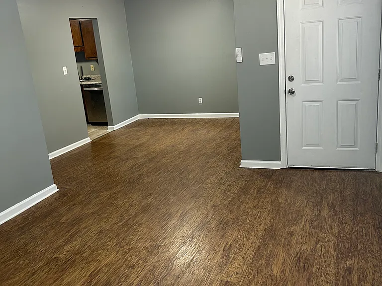 4442 Roxbury Dr #B — Photo 3