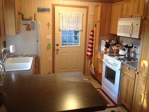 4th image of 15445 Harmon Ln