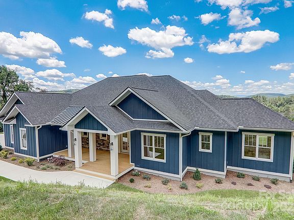 4th image of 297 Maple Knoll Dr
