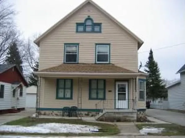 914 4th St, Kiel, WI 53042