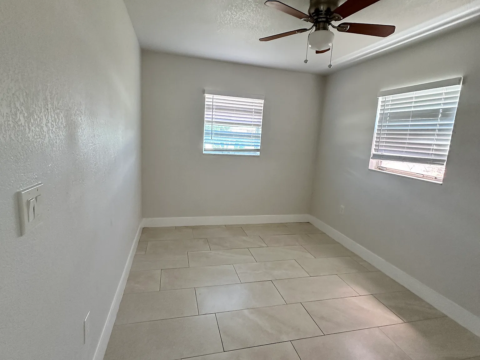 4 bed, 1305 sqft, $2,200 — Photo 4