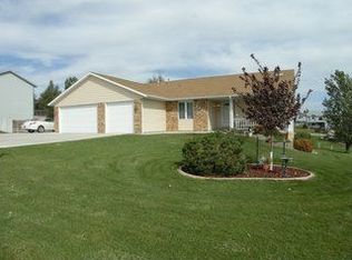 2421 Bluffs Ridge Dr, Gillette, WY 82718