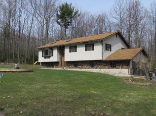 4366 Greenwood Dr, Kunkletown, PA 18058