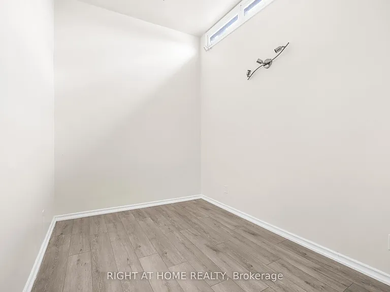 1698A Eglinton Ave W — Photo 14