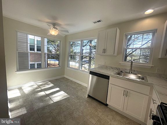 3rd image of 1311 Sheridan Pl Unit 108