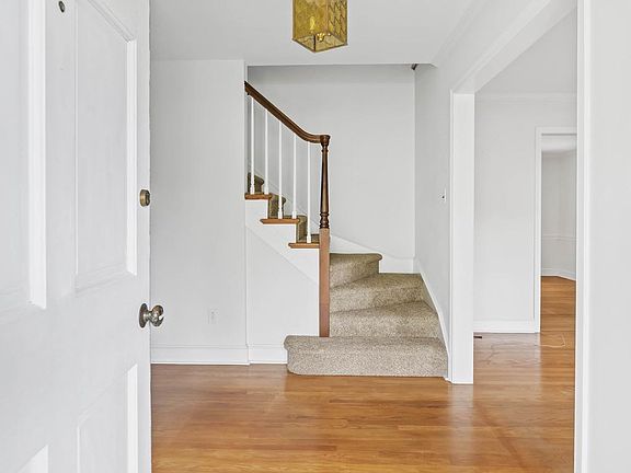5th image of 25 Harlech Dr