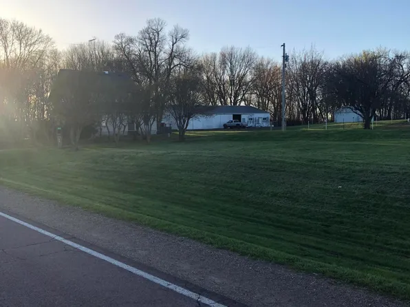 1056 85th St, Welcome, MN 56181