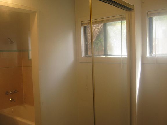 5th image of 328 Higdon Ave APT 2