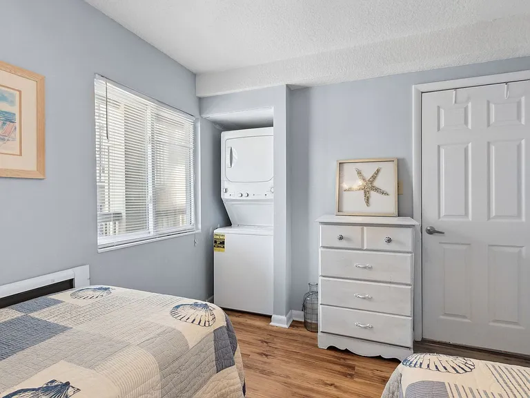 3056 S Fletcher Ave #203 — Photo 18