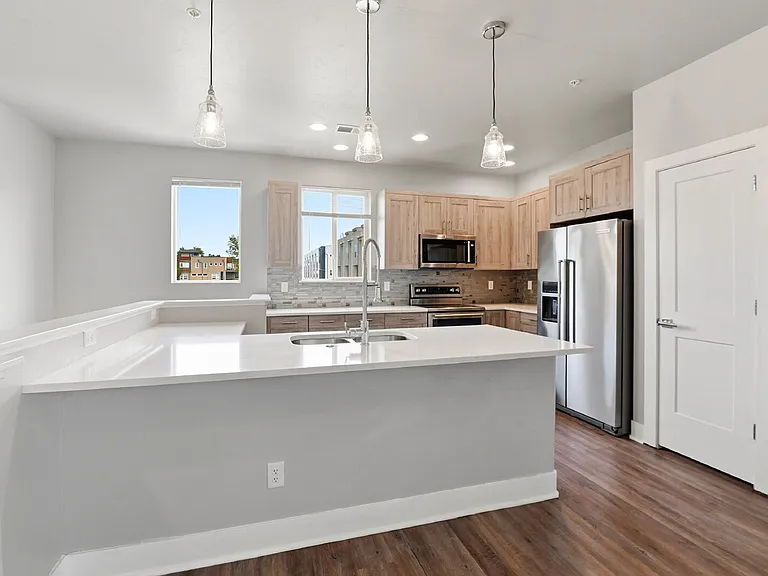 3348 W 17th Ave — Photo 3