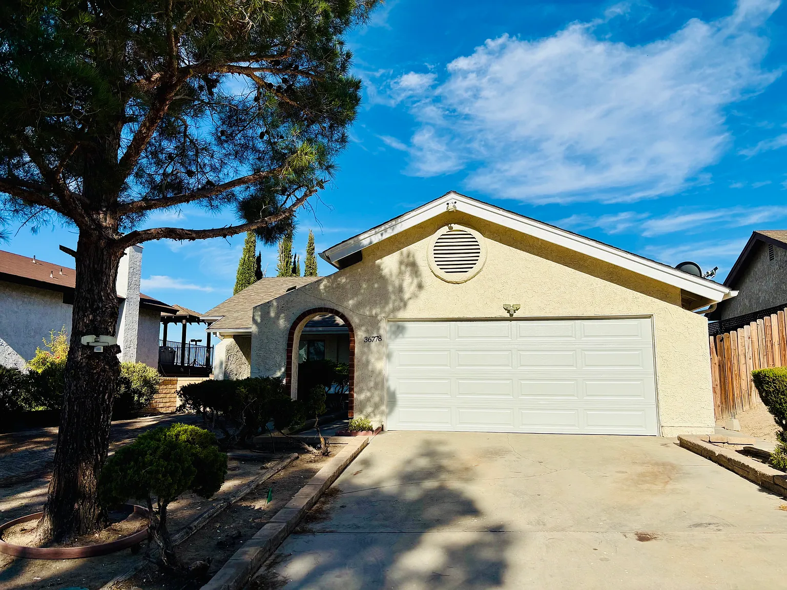 3 bed, 1422 sqft, $2,699 — Photo 2