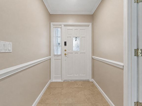 2nd image of 65 Balfour Road E