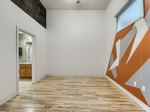 4th image of 2441 Broadway Unit 203