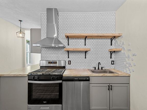 4th image of 3253 Josephine St