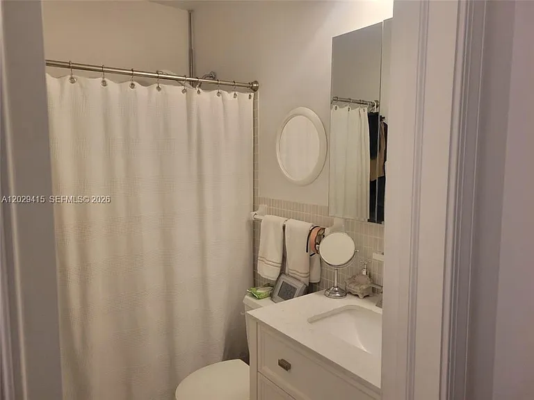 2210 NE 56th Pl #123 — Photo 13