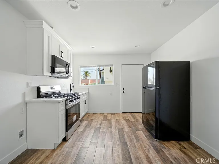 823 W 78th St #8231/2 — Photo 5