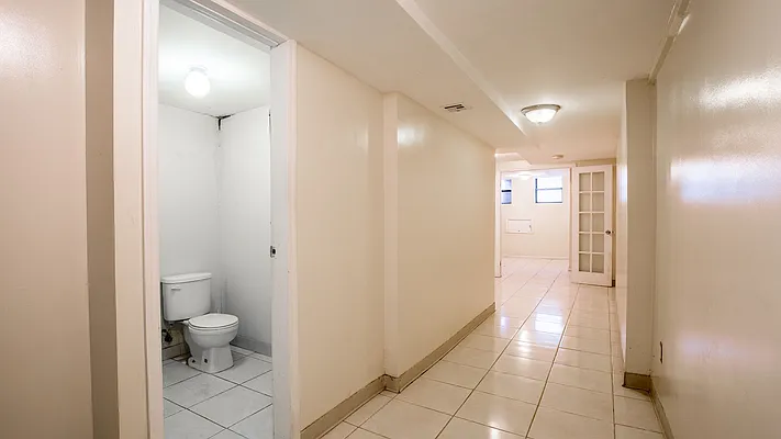 Rented by Nooklyn NYC LLC | media 52