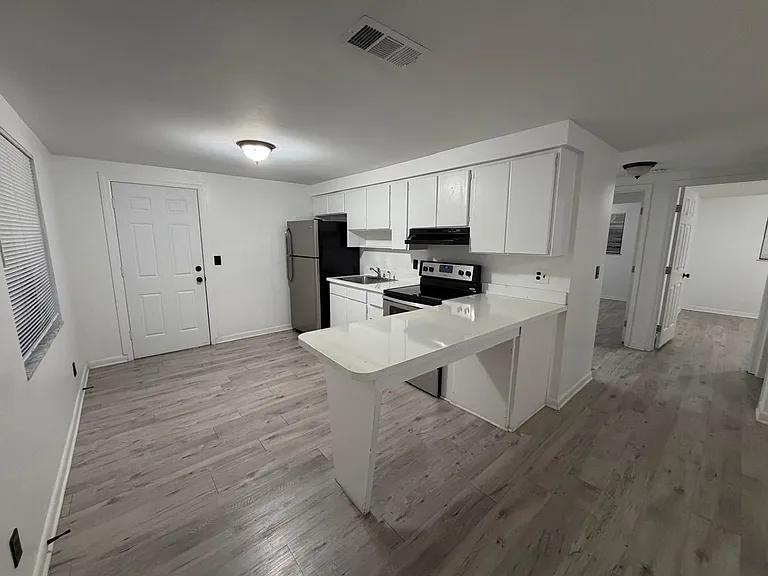 1220 East 142nd Avenue — Photo 14