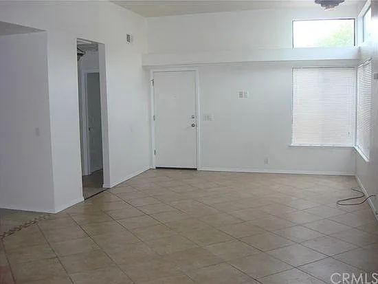 863 Marigold Ct — Photo 5