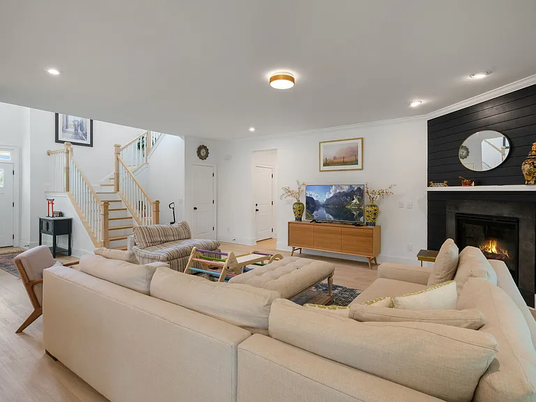 4348 Buckley Dr — Photo 10