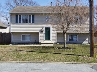 80 Phillips Ave, Warwick, RI 02888