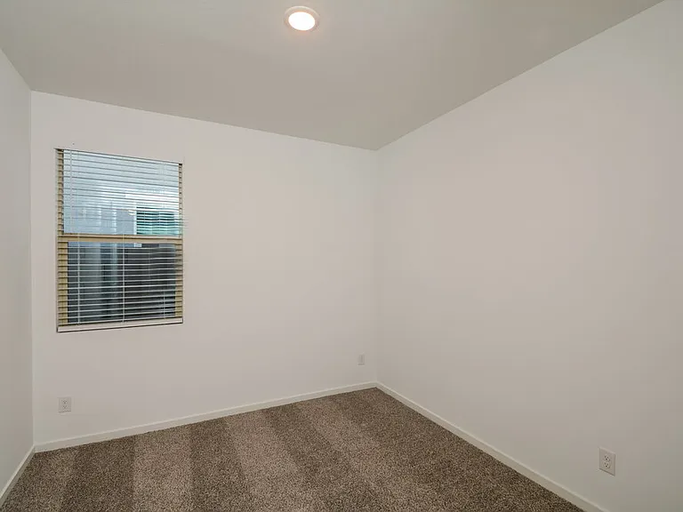 12641 W Daley Ln — Photo 12