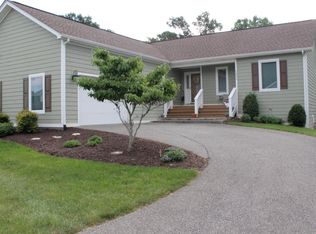 1075 Joffrey Dr, Huddleston, VA