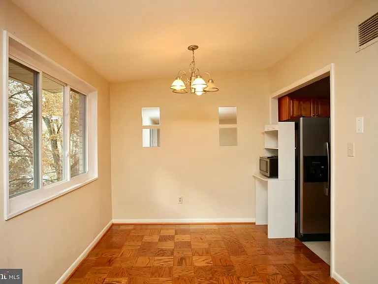 10204 Rockville Pike #402 — Photo 6