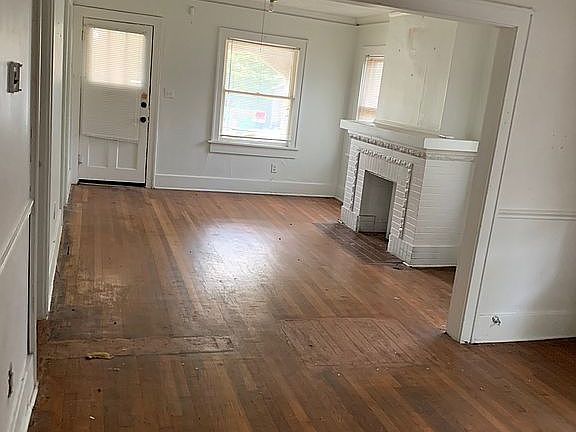 4th image of 713 N Gillette Ave