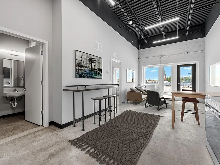 9th St Lofts — Photo 3