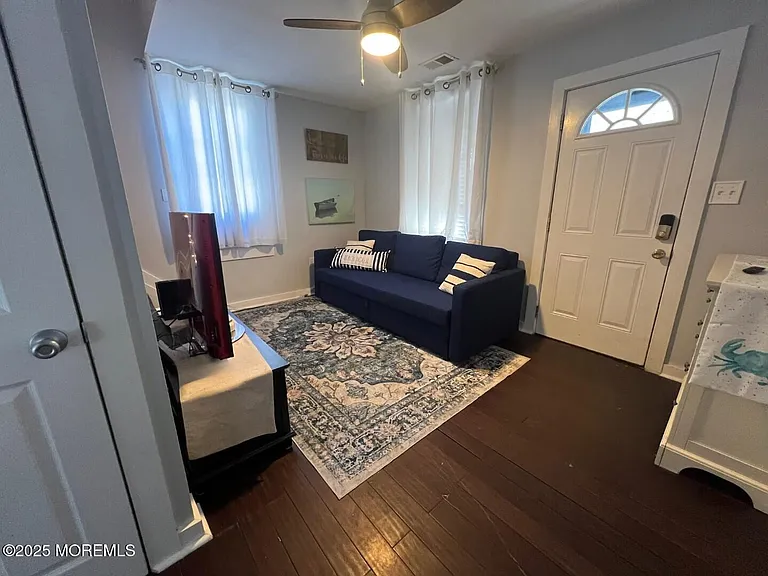 7 Surf St — Photo 6