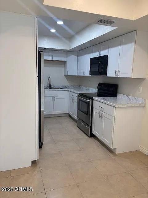 3 bed, 3.0 bath, 1410 sqft, $2,000 — Photo 4